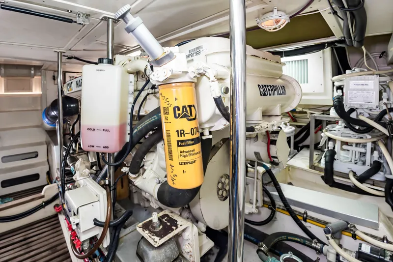 Slide: The Image of Grand Banks 49 Eastbay SX 2005 - 51