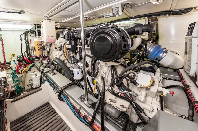 Slide: The Image of Grand Banks 49 Eastbay SX 2005 - 53