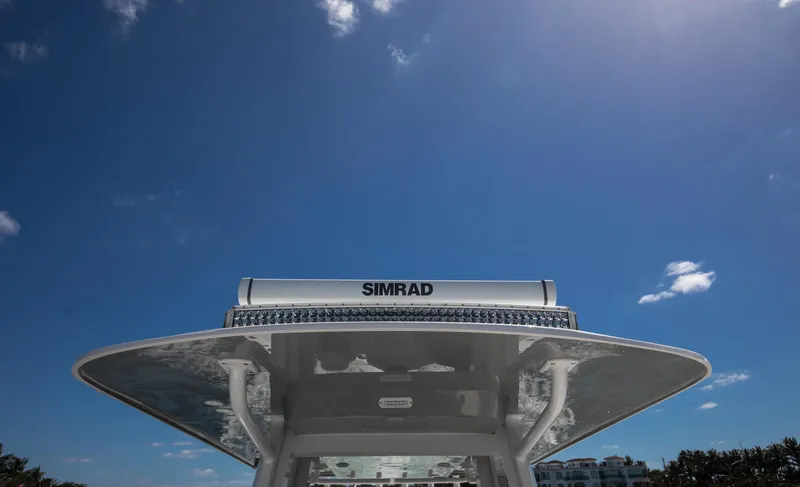 Slide: The Image of Invincible 35 Emanon - Exterior Cockpit - 13