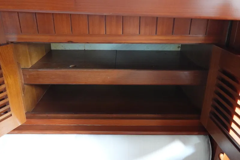 Slide: The Image of Tayana Tayana 37 Ct 1985 - 52