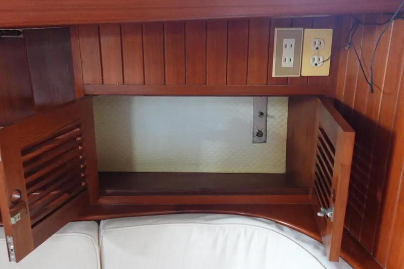 Slide: The Image of Tayana Tayana 37 Ct 1985 - 64