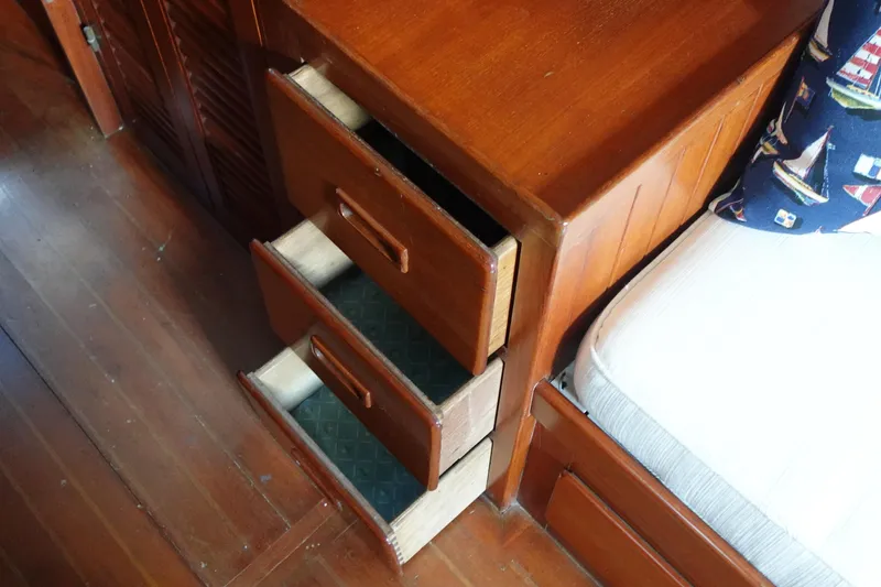 Slide: The Image of Tayana Tayana 37 Ct 1985 - 66