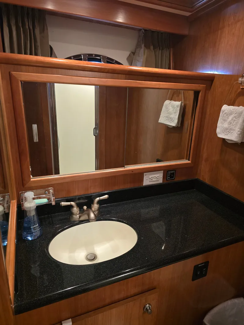 Slide: The Image of Luxurious bathroom in Navigator 44C yacht, year 2005. - 33