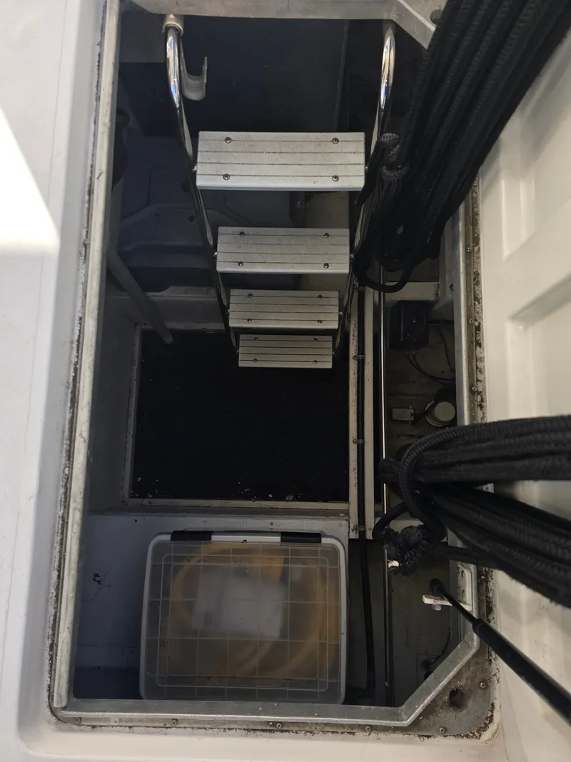 Slide: The Image of Access hatch with ladder on Navigator 44C boat, year 2005. - 40