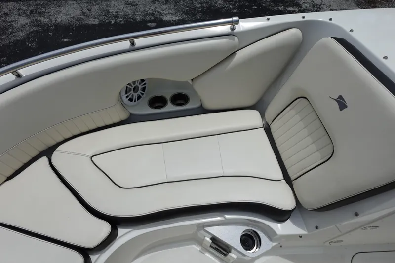 Slide: The Image of Stingray 231 DC 2022 - 63