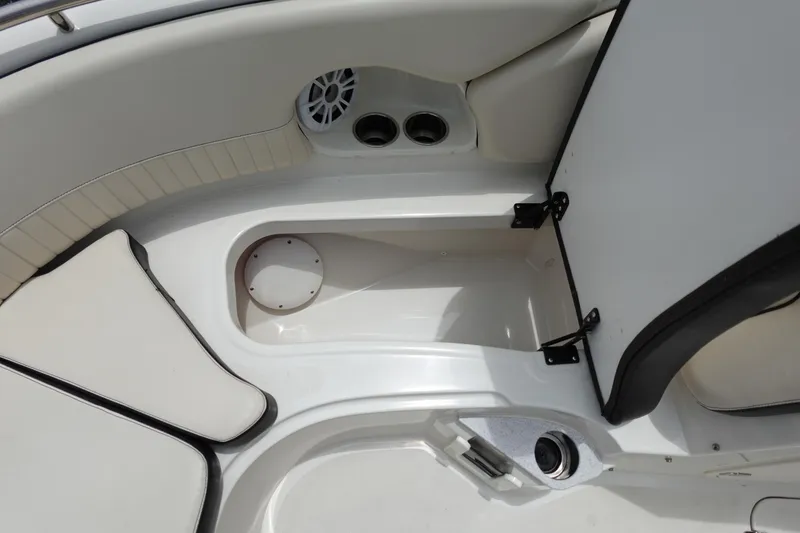 Slide: The Image of Stingray 231 DC 2022 - 64