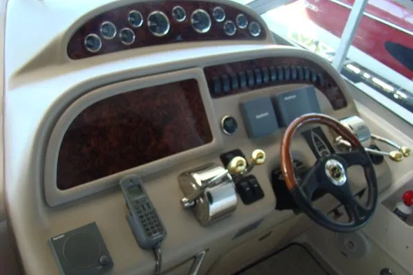 Slide: The Image of Sea Ray 310 Sundancer 2002 - 4