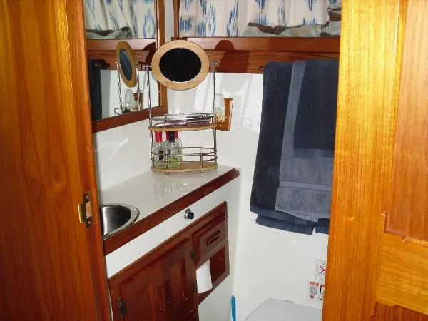 Slide: The Image of Cooper Prowler Aft Cabin 35' 1988 - 7