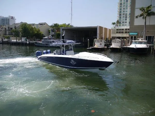 Slide: The Image of Midnight Express 39 S Cuddy Twin stepped 2015 - 10