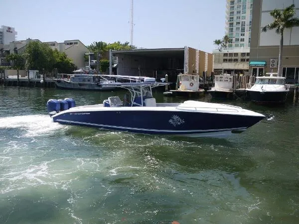Slide: The Image of Midnight Express 39 S Cuddy Twin stepped 2015 - 4