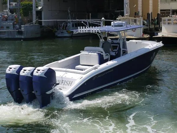 Slide: The Image of Midnight Express 39 S Cuddy Twin stepped 2015 - 7