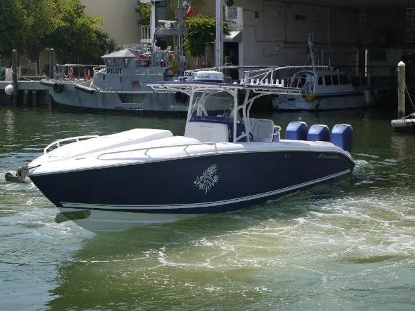 Slide: The Image of Midnight Express 39 S Cuddy Twin stepped 2015 - 9