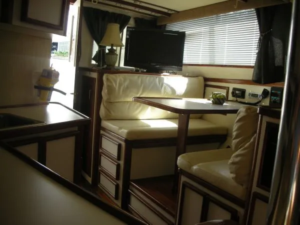 Slide: The Image of Blackfin 32 Flybridge 1991 - 10