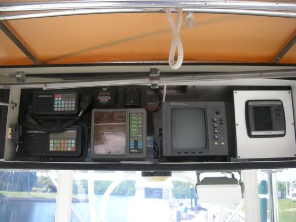 Slide: The Image of Blackfin 32 Flybridge 1991 - 3