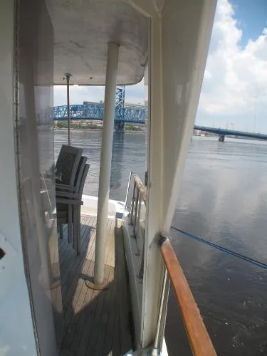 Slide: The Image of Hatteras 58 Yacht Fisherman 1972 - 8