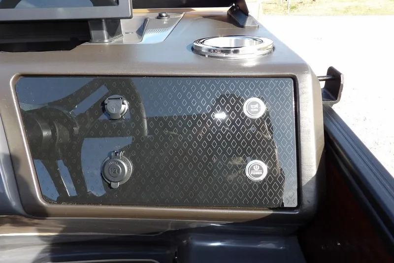 Slide: The Image of Dashboard of 2026 Bennington M L-Bench 22 ML with control panel and steering wheel. - 27