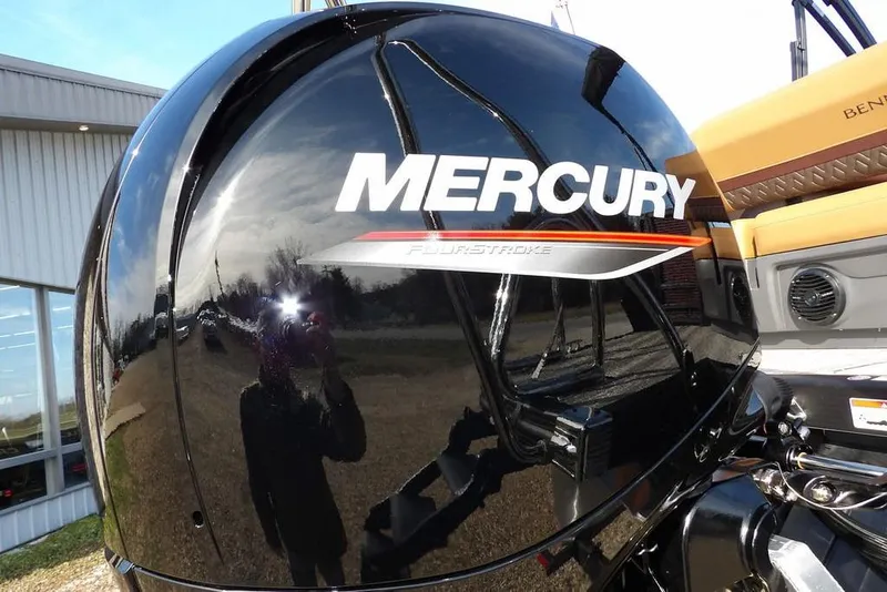 Slide: The Image of Mercury FourStroke engine on 2026 Bennington M L-Bench 22 ML boat. - 44