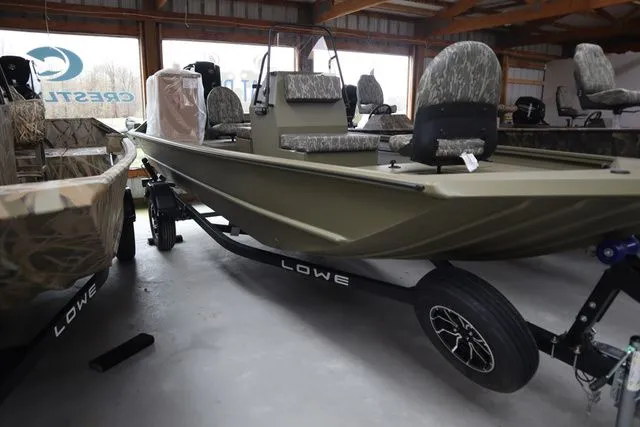 The Image of Lowe Roughneck 1860 Tunnel Jet 2026 - 1