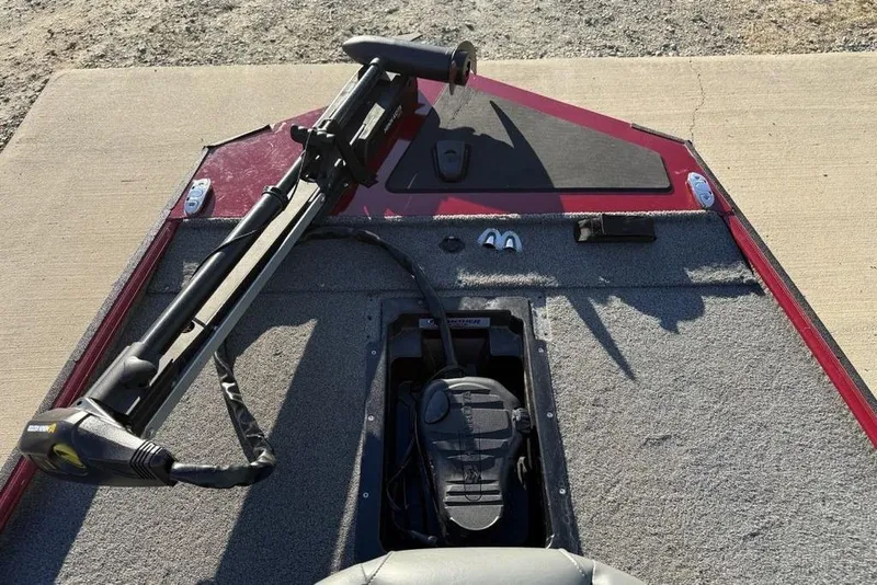 Slide: The Image of 2021 Tracker Bass Tracker Classic XL boat deck with trolling motor. - 5