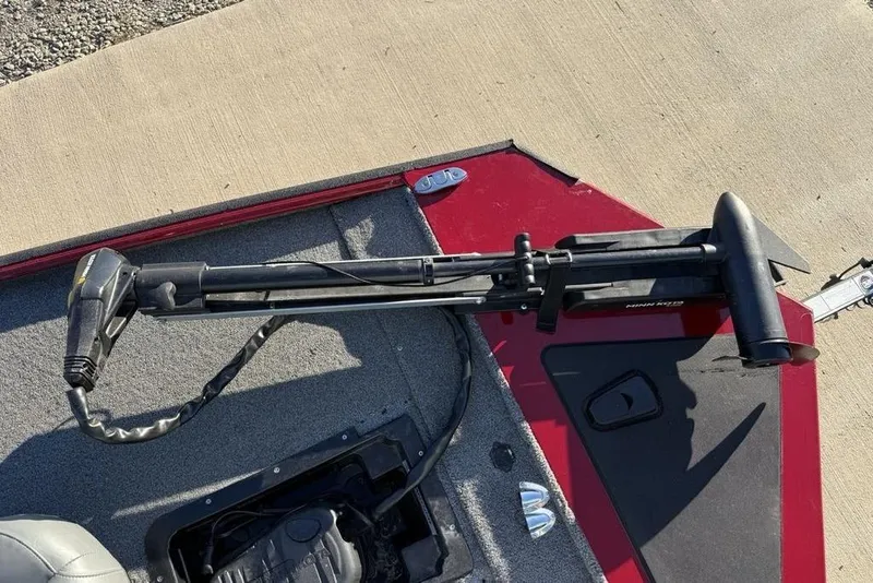 Slide: The Image of 2021 Tracker Bass Tracker Classic XL boat with trolling motor on deck. - 9