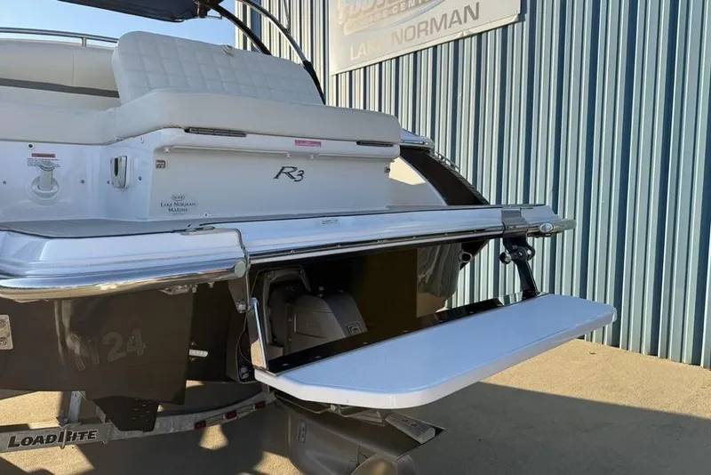 Slide: The Image of 2017 Cobalt R3 boat rear view with swim platform at Lake Norman Marina. - 45