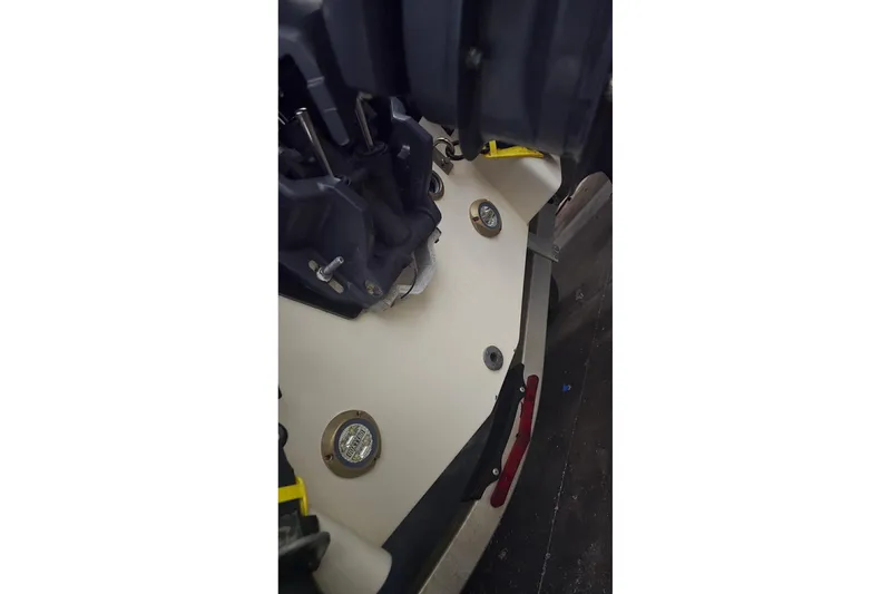 Slide: The Image of 2017 Robalo R200ES boat engine and transom detail. - 11