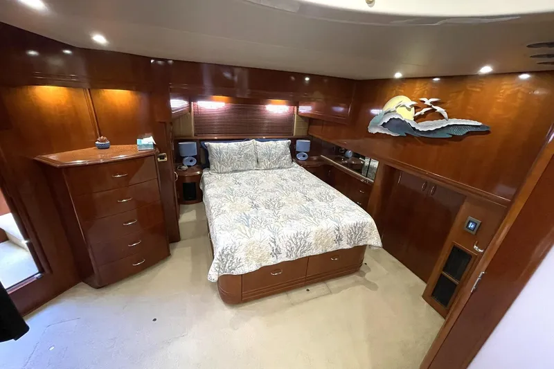 Slide: The Image of MASTER STATEROOM OVERVIEW LOOKING TO STBD. - 36