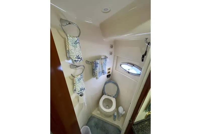 Slide: The Image of PRIVATE MASTER TOILET - 45