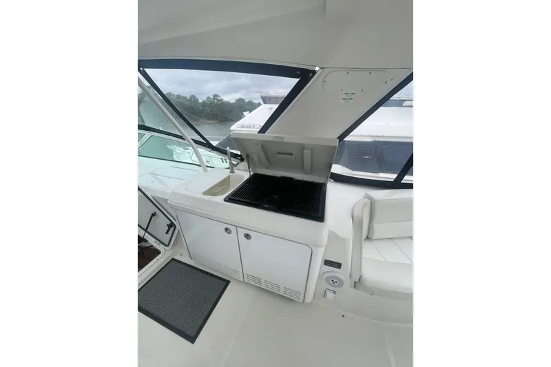 Slide: The Image of FLYBRIDGE WETBAR & ENTERTAINMENT AREA - 64