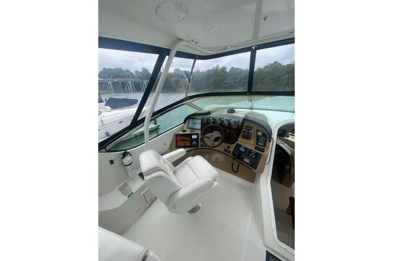 Slide: The Image of FLYBRIDGE HELM OVERVIEW - 71