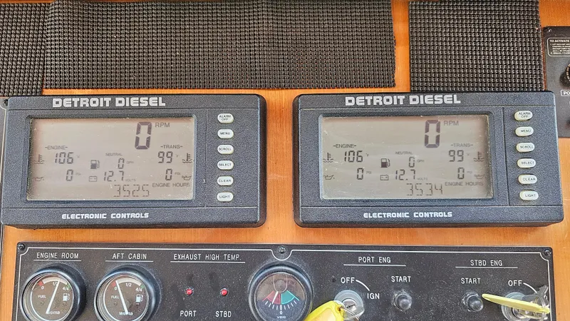 Slide: The Image of Control panel of a 2005 Jefferson Marquessa 60 MY with Detroit Diesel electronic displays. - 39