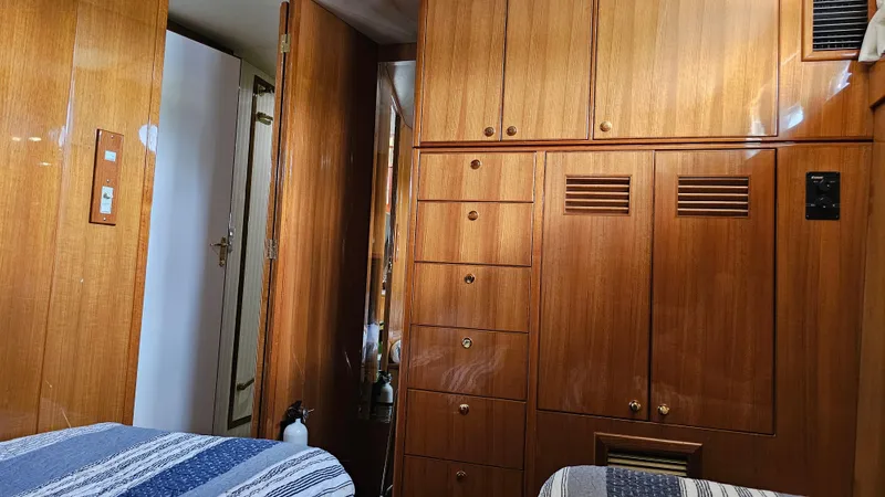 Slide: The Image of Jefferson Marquessa 60 MY 2005 - 79