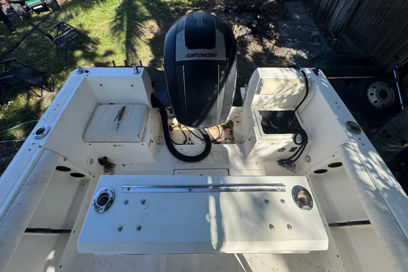 Slide: The Image of 1993 Hydra-Sports Bay Bolt 1900 boat on trailer, viewed from the front. - 10