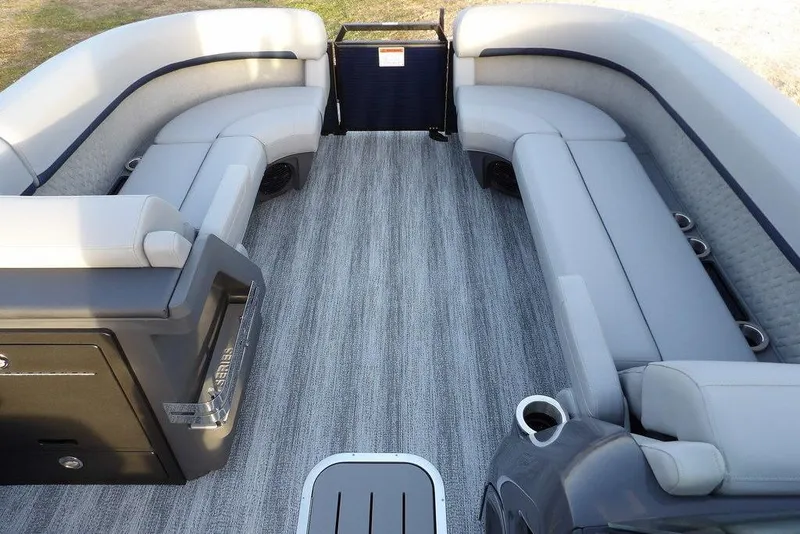 Slide: The Image of 2026 Bennington M Swingback 22 MSB interior with luxurious seating and modern design. - 10