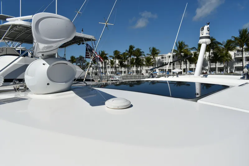 Slide: The Image of Boston Whaler 405 Conquest 2023 - 11
