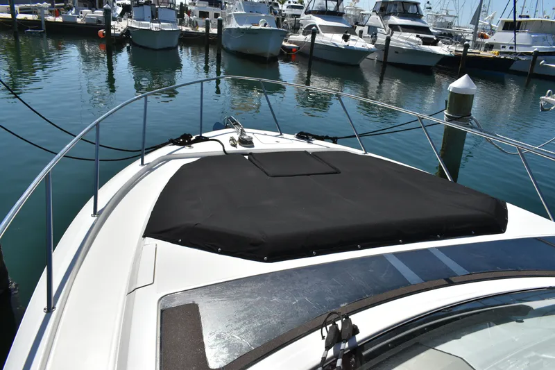 Slide: The Image of Boston Whaler 405 Conquest 2023 - 27