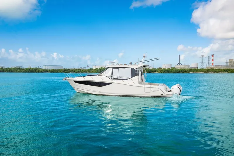 Slide: The Image of Boston Whaler 405 Conquest 2023 - 45