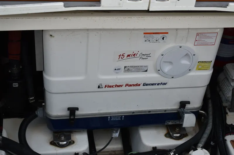 Slide: The Image of Boston Whaler 405 Conquest 2023 - 6