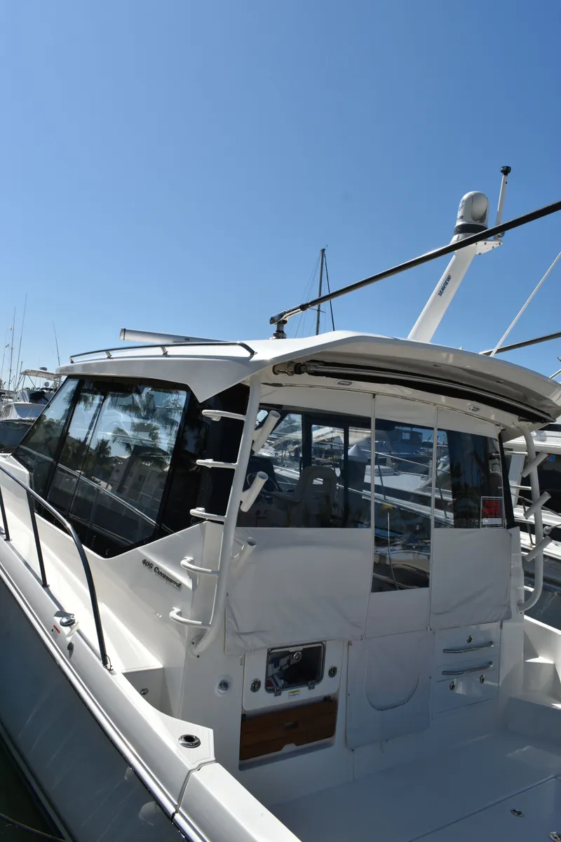 Slide: The Image of Boston Whaler Conquest 2023 - 1