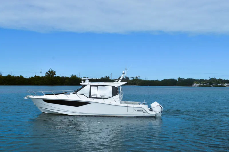 Slide: The Image of Boston Whaler Conquest 2023 - 30
