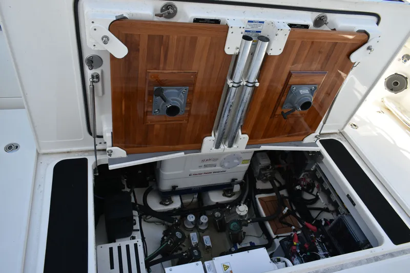 Slide: The Image of Boston Whaler Conquest 2023 - 5