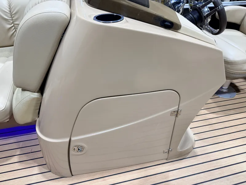 Slide: The Image of Harris 220 Solstice Pontoon 2015 - 24