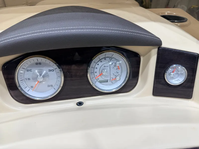 Slide: The Image of Harris 220 Solstice Pontoon 2015 - 27