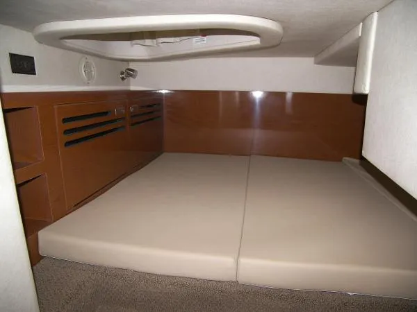 Slide: The Image of Sea Ray 280 Sundancer 2012 - 10