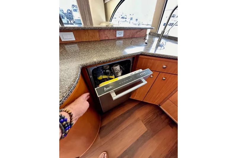 Slide: The Image of Luxury kitchen in 2004 Meridian 580 Pilothouse with Avanti dishwasher. - 50