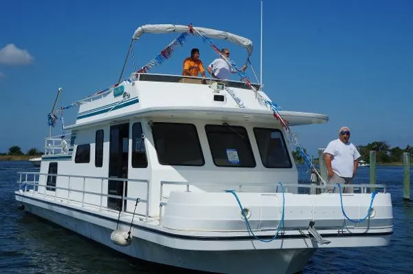 Slide: The Image of Gibson CABIN YACHT 2002 - 4