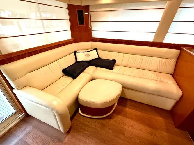 Slide: The Image of 2006 Riviera 42 Flybridge - Image 13 - 13