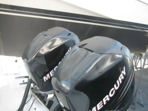 Slide: The Image of Boston Whaler 32 Cuddy 2006 - 11