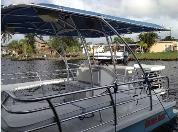 Slide: The Image of CATAMARAN COACHES 26 Tri Toon 2010 - 4