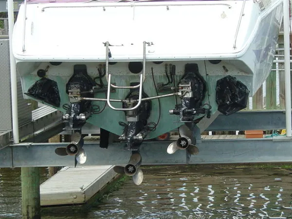 Slide: The Image of Baja triple engine offshore 1994 - 9